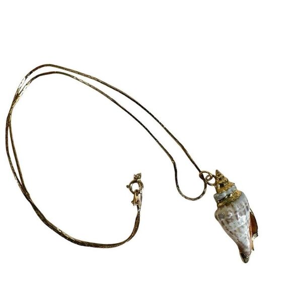 Gold tone Edged Natural Shell Pendant Necklace - Picture 8 of 10